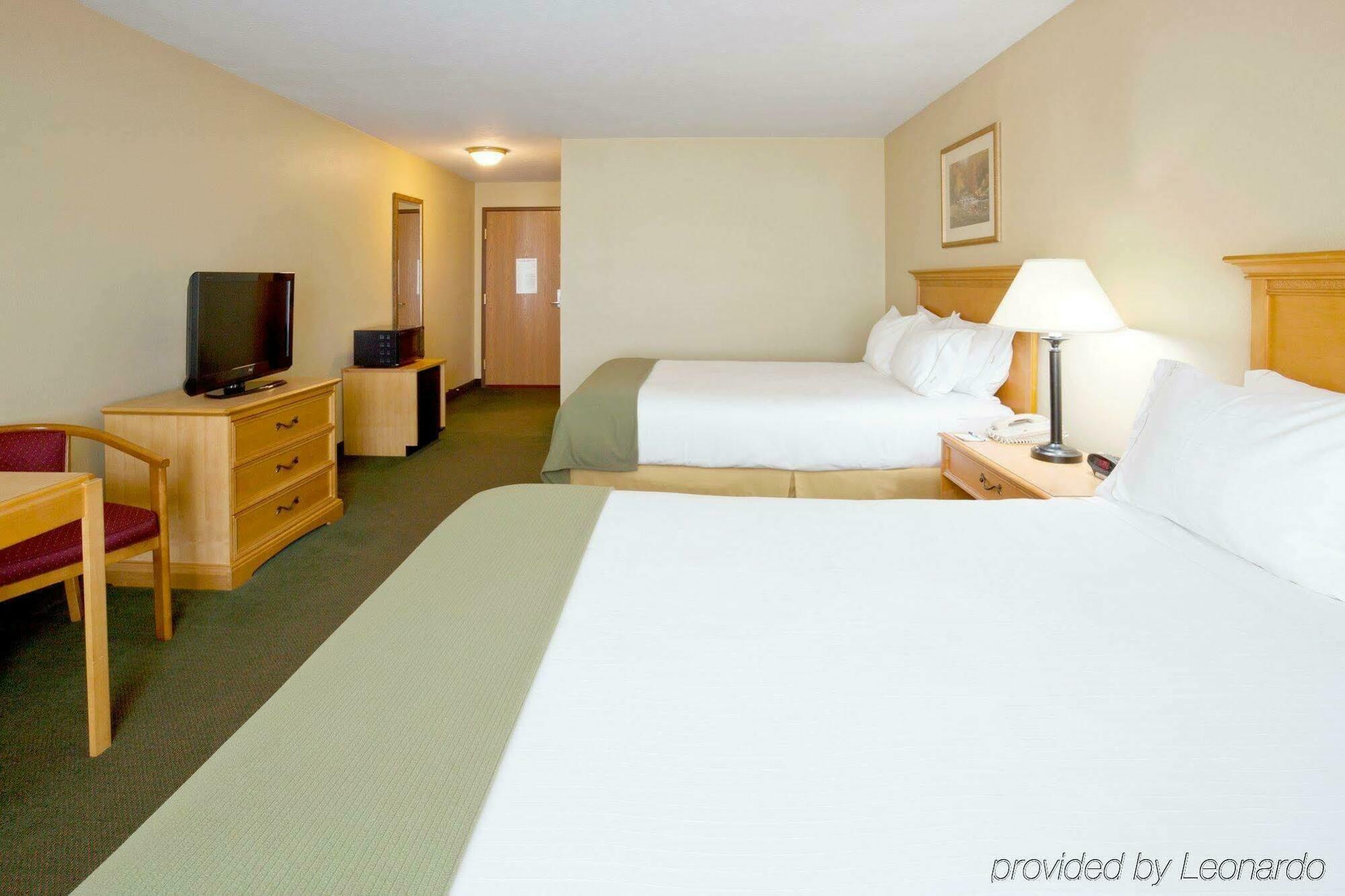Holiday Inn Express Munising-Lakeview, An Ihg Hotel Room photo