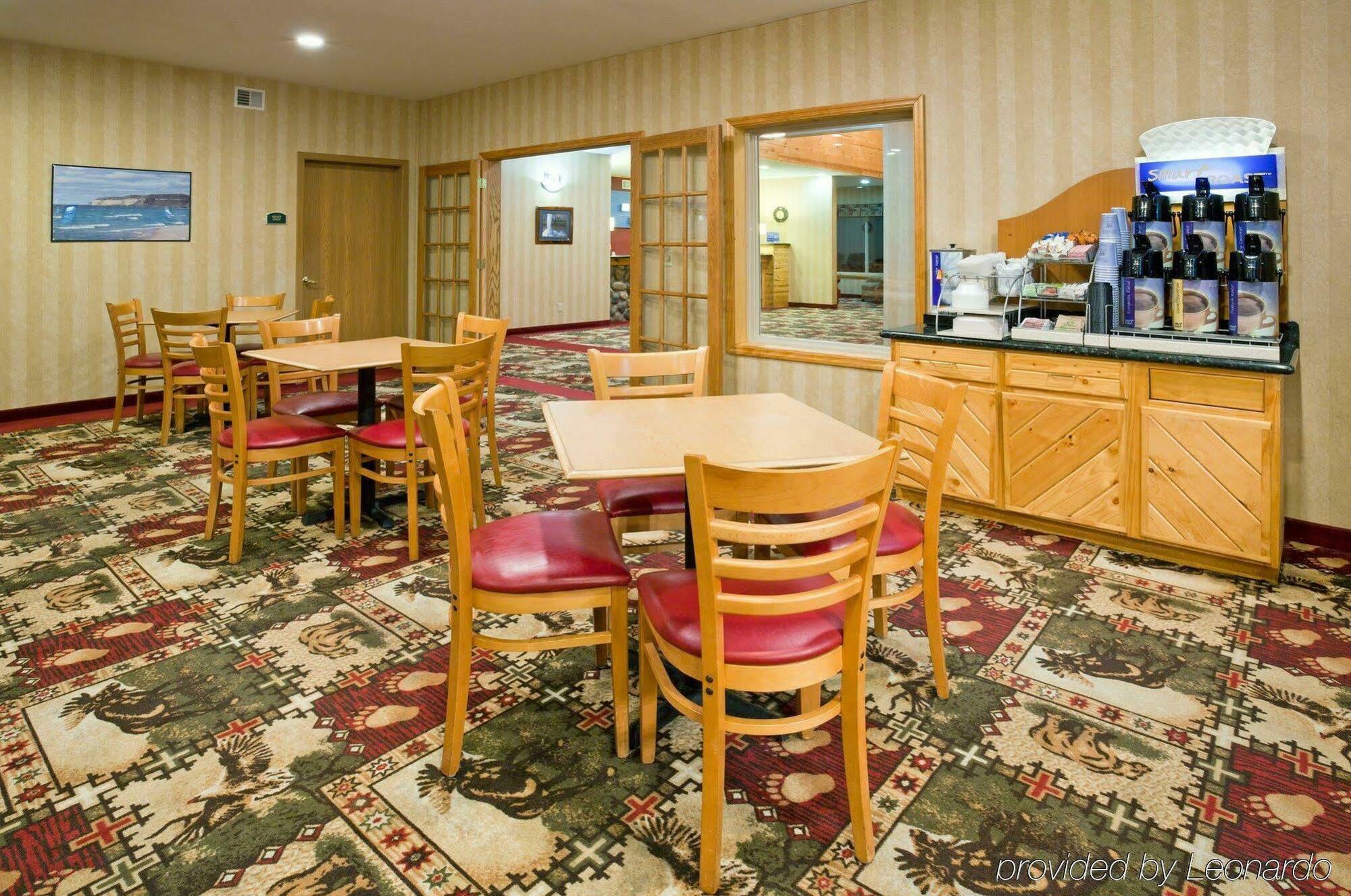 Holiday Inn Express Munising-Lakeview, An Ihg Hotel Restaurant photo